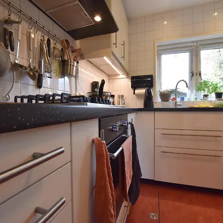 Spacious Near With Sauna, Cleaning Included Feriehus